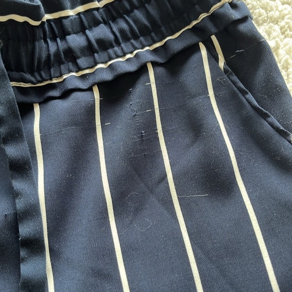 Zara cropped pants, size Medium - Picture 2 of 4